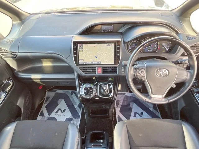 Toyota NOAH HYBRID Si　ダブルバイビー3 photo 2