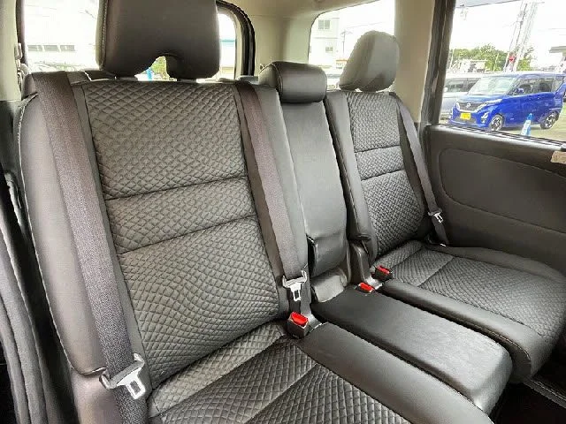 Nissan SERENA S-HYBRID ハイウェイスター　V photo 4