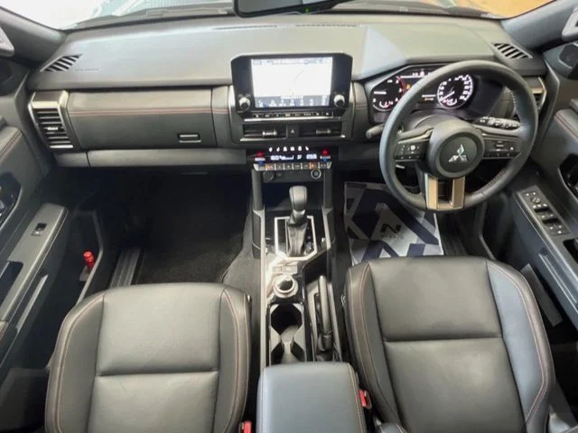 Mitsubishi TRITON GSR photo 2