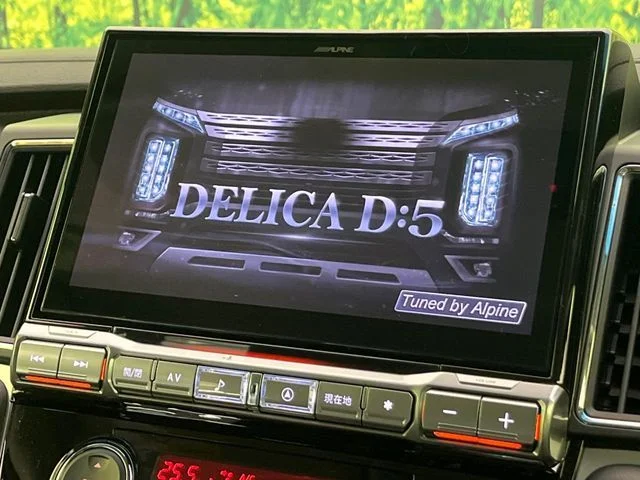 Mitsubishi DELICA D:5 4WD ブラックエディション photo 3