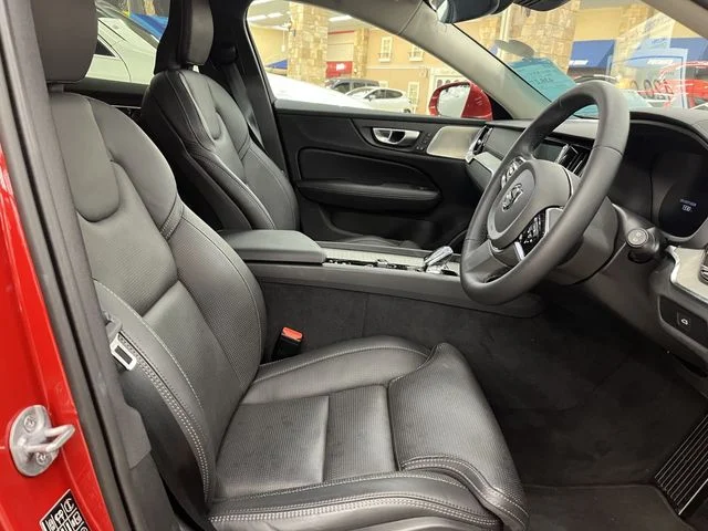 Volvo VOLVO V60 アルティメット　B4 photo 4