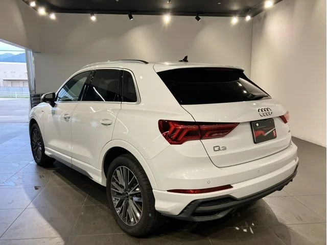 Audi AUDI Q3 35　TDI　クワトロ　Sライン photo 3