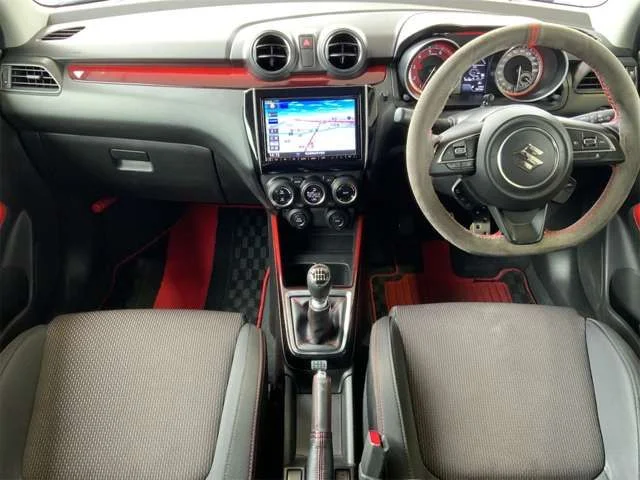 Suzuki SWIFT スポーツ　1．4 photo 2