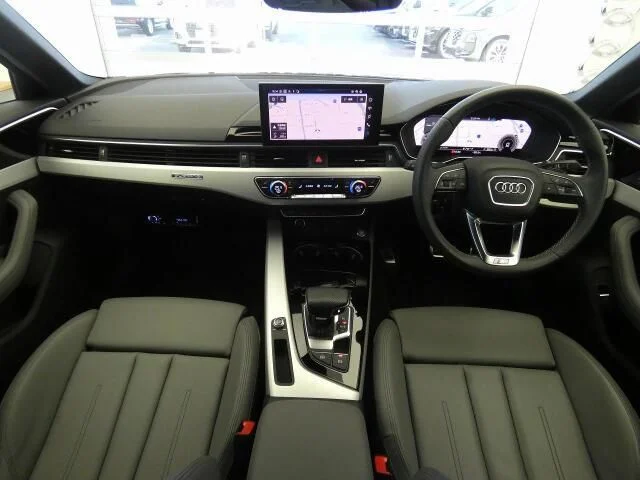 Audi AUDI A4 Sライン　コンペティションプラス photo 2