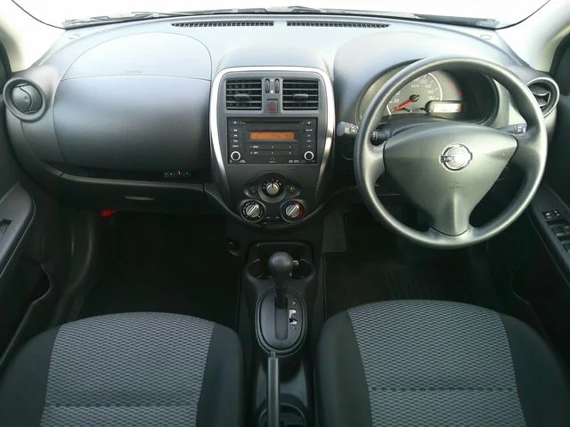 Nissan MARCH S photo 2
