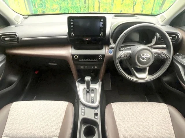 Toyota YARIS CROSS HYBRID Z photo 2