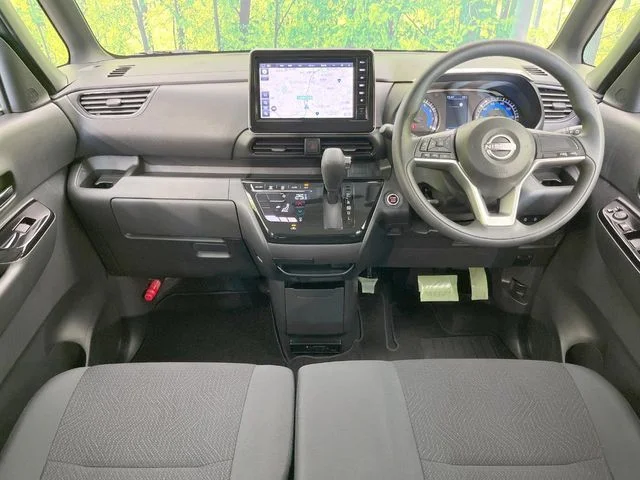 Nissan ROOX ハイウェイスターX photo 2