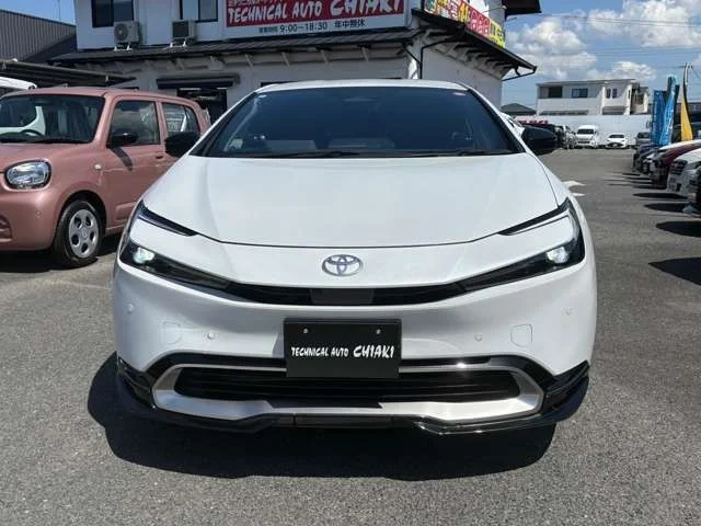 Toyota PRIUS PHV Z photo 2