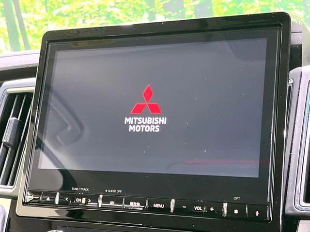 Mitsubishi DELICA D:5 4WD P photo 3