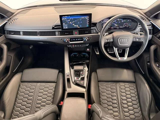 Audi AUDI RS4 AVANT ベースグレード photo 2