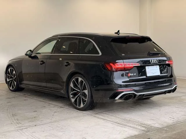 Audi AUDI RS4 AVANT ベースグレード photo 3