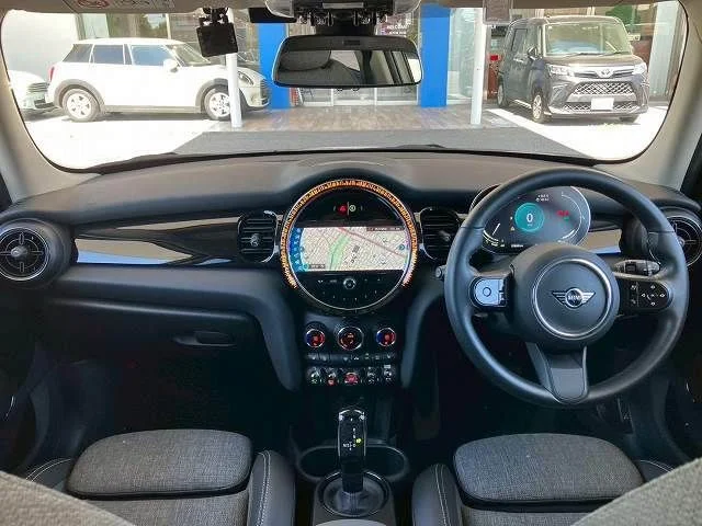 Bmw MINI COOPER SD 5DOOR プレミアムプラスライン photo 3