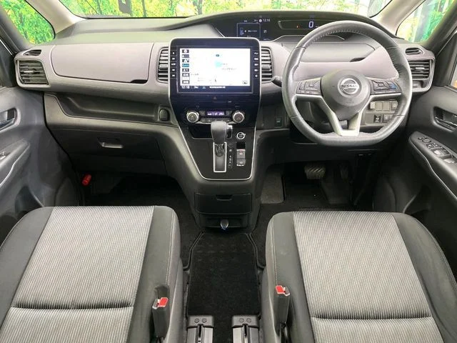 Nissan SERENA S-HYBRID ハイウェイスター　V photo 2