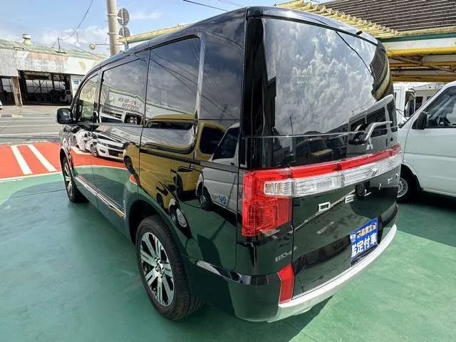 Mitsubishi DELICA D:5 4WD P photo 4