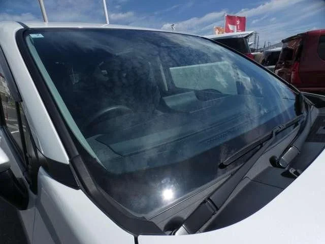Toyota SIENTA HYBRID Z photo 3