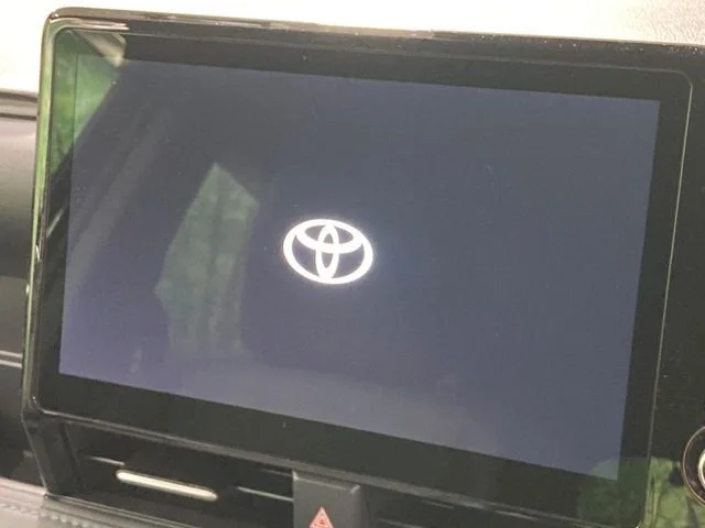 Toyota VOXY HYBRID S−Z photo 3