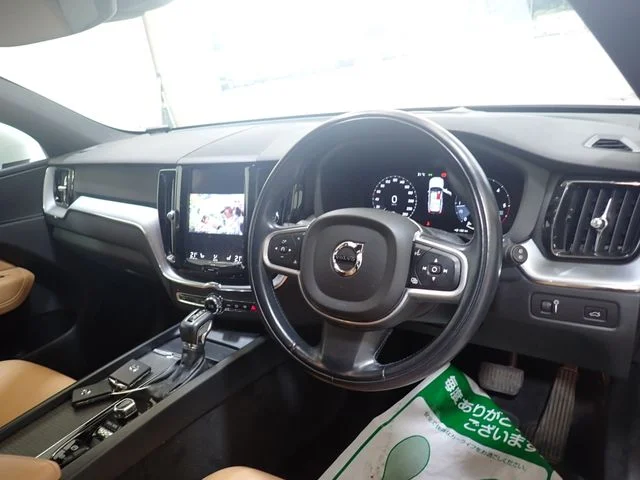 Volvo VOLVO XC60 D4　AWD　モメンタム photo 2