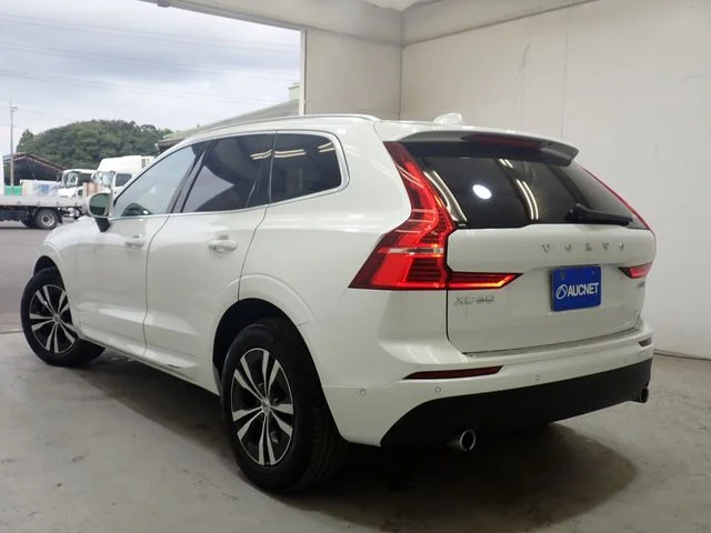 Volvo VOLVO XC60 D4　AWD　モメンタム photo 3
