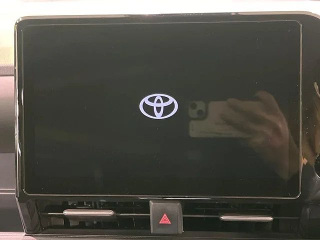 Toyota VOXY HYBRID S−Z photo 3