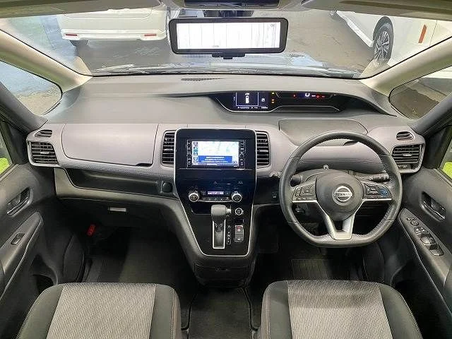 Nissan SERENA S-HYBRID ハイウェイスター　V photo 2