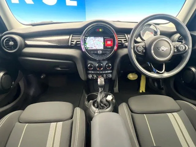 Bmw MINI COOPER SD 5DOOR ベースグレード photo 2