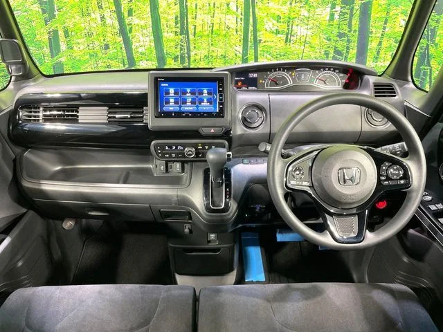 Honda N BOX CUSTOM L photo 2