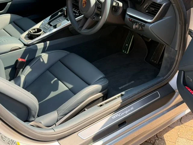 Porsche PORSCHE 911 タルガ4 photo 2