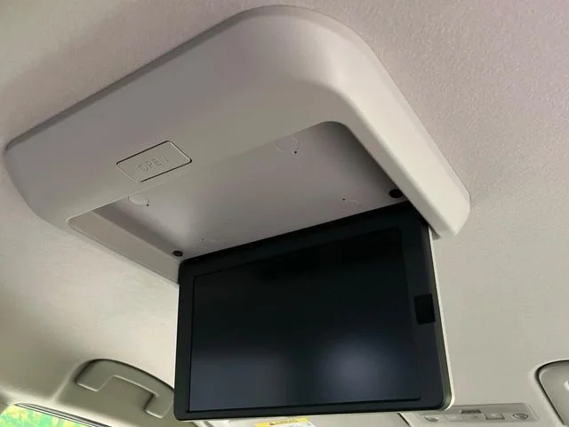Nissan SERENA WG e−POWER　ハイウェイスター　V photo 3