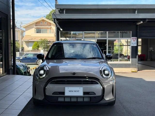 Bmw MINI COOPER D ベースグレード photo 2