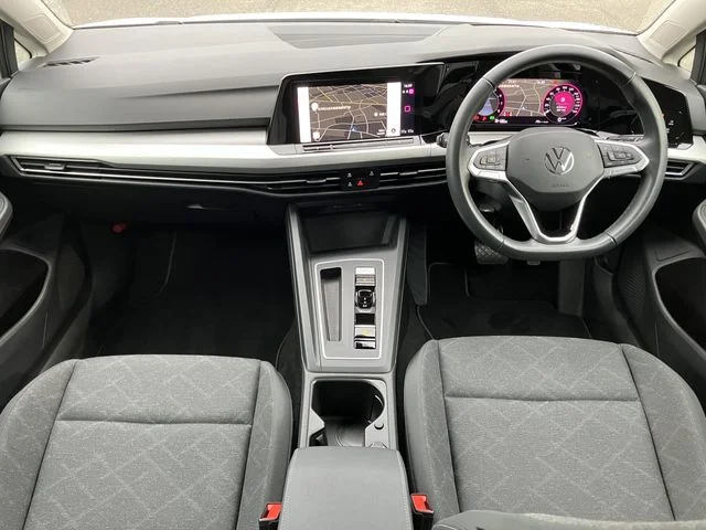 Volkswagen VOLKSWAGEN GOLF eTSI　アクティブ　プラチナム　Ed photo 2