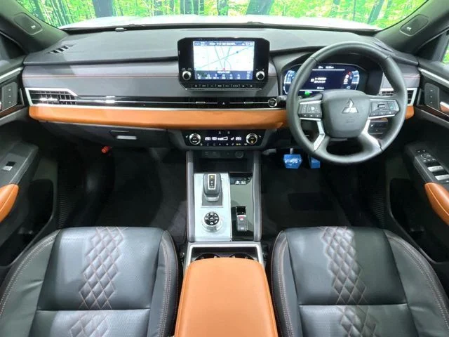 Mitsubishi OUTLANDER PHEV P photo 2