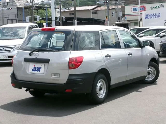 Nissan AD VE photo 2