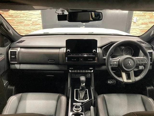 Mitsubishi TRITON GSR photo 2