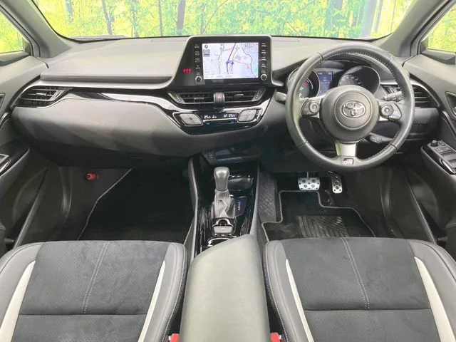 Toyota C-HR S　ハイブリッド　GR　スポーツ photo 2