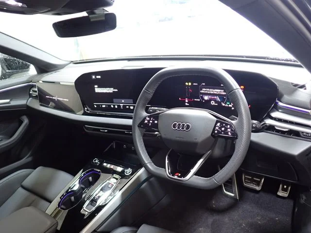 Audi AUDI A5 AVANT TFSI　クワトロ　Sライン photo 2
