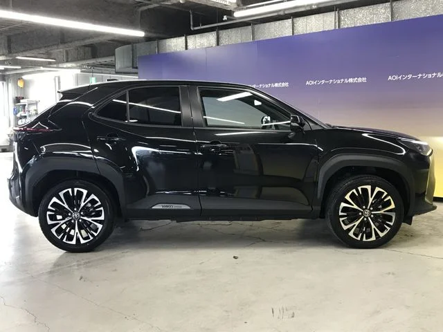 Toyota YARIS CROSS HYBRID Z photo 4