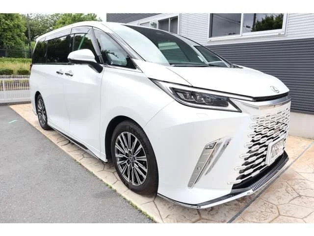 Toyota ﾚｸｻｽ LM500h エグゼクティブ photo 3