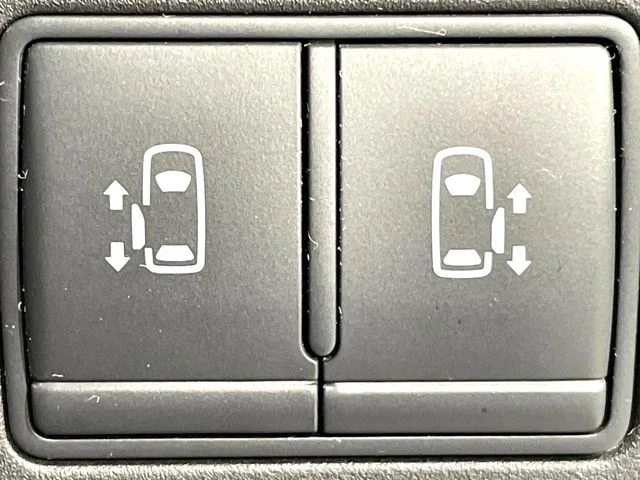 Nissan SERENA S-HYBRID ハイウェイスター　Vセレクション2 photo 3