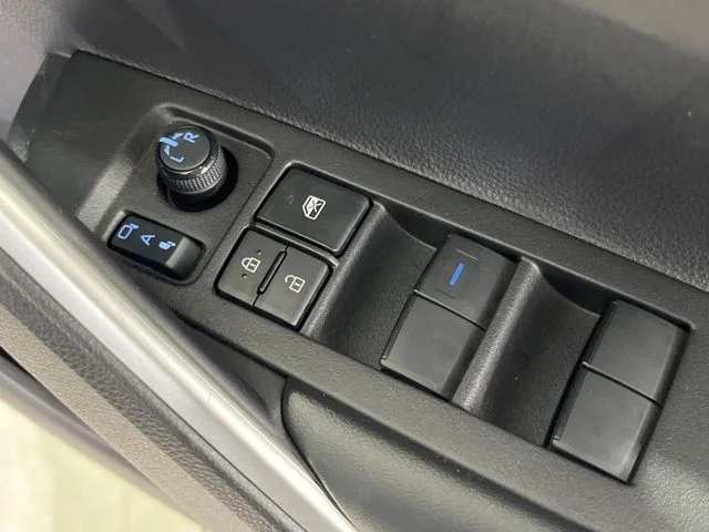 Toyota COROLLA CROSS HYBRID Z photo 3