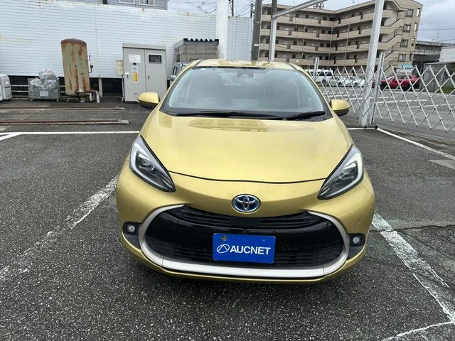 Toyota AQUA Z photo 2