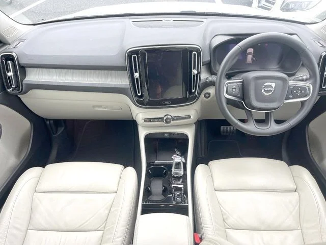 Volvo VOLVO XC40 アルティメット　B4　AWD photo 2