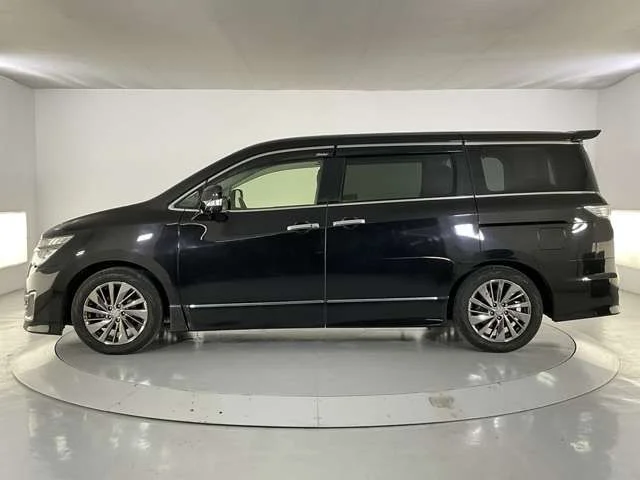 Nissan ELGRAND 4WD ライダー　黒本革シートパワーシート photo 3
