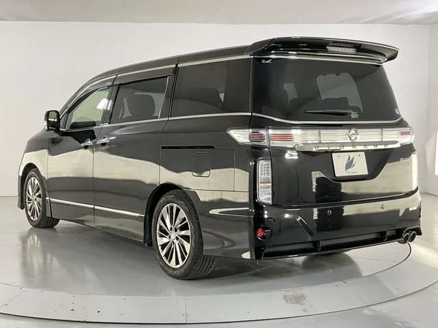 Nissan ELGRAND 4WD ライダー　黒本革シートパワーシート photo 4
