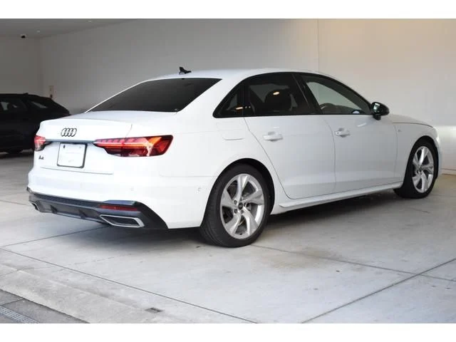 Audi AUDI A4 35　TDI　Sライン photo 3