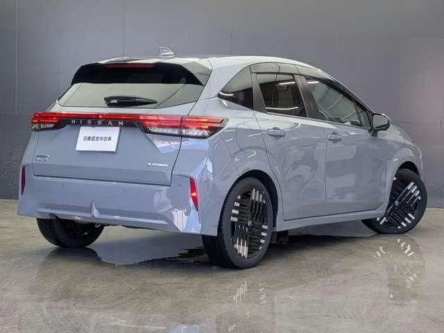 Nissan AURA G photo 2
