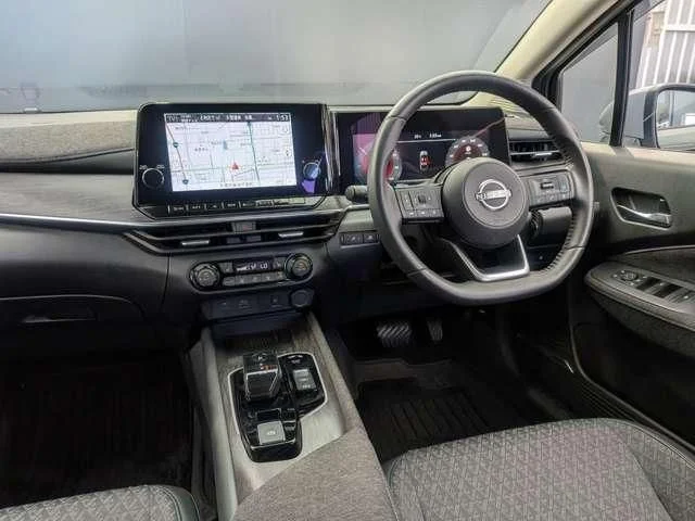 Nissan AURA G photo 4