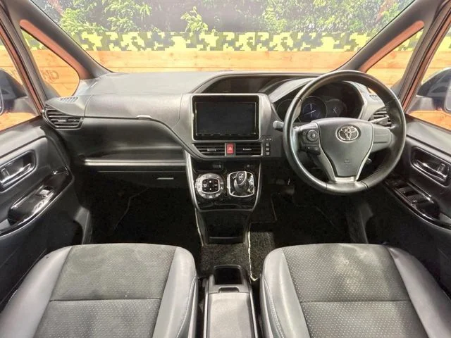 Toyota VOXY HYBRID ZS　煌3 photo 2