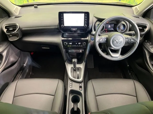 Toyota YARIS CROSS HYBRID G photo 2