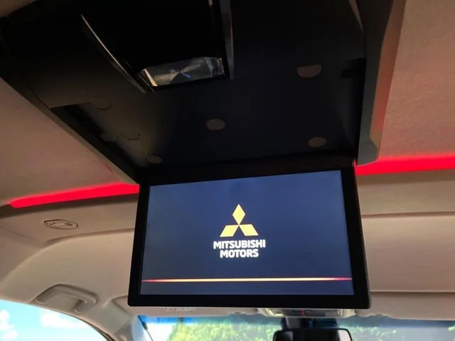 Mitsubishi DELICA D:5 4WD P photo 3