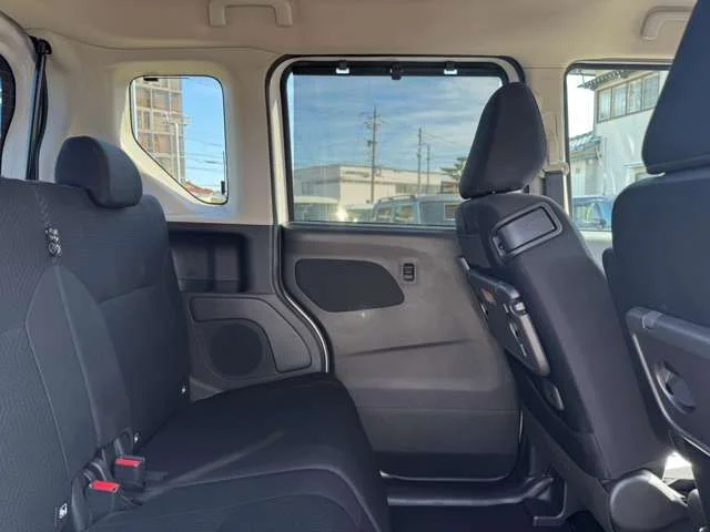 Nissan ROOX ハイウェイスターX photo 2